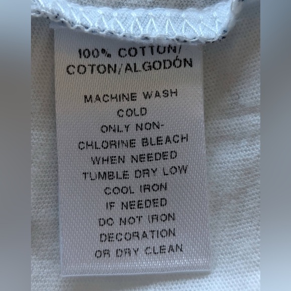 Women’s white tee w/ pineapples Size XL - Picture 4 of 10